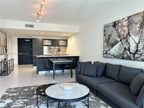 200 Biscayne Boulevard Way, Miami, FL 33131