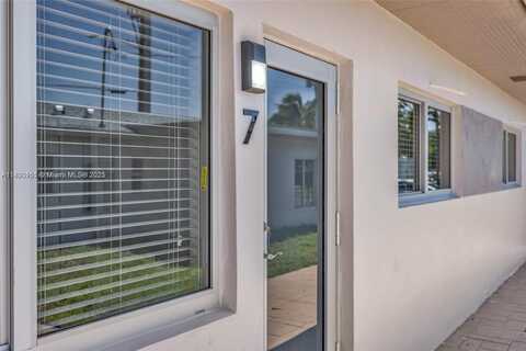 414 SE 4th Ave, Hallandale Beach, FL 33009