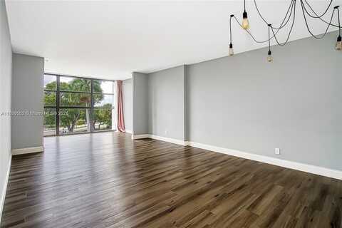 400 Leslie Dr, Hallandale Beach, FL 33009