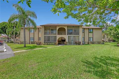 322 Pine Ridge Cir, Green Acres, FL 33463