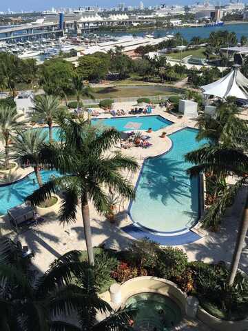 253 NE 2nd St, Miami, FL 33132