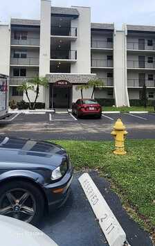 9420 Poinciana Pl, Davie, FL 33324