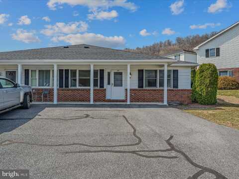 43 GARDEN DRIVE, BERKELEY SPRINGS, WV 25411