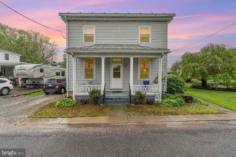 1405 BERRYSBURG ROAD, MILLERSBURG, PA 17061