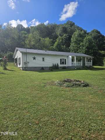 3871 Roundtop Circle, Saltville, VA 24370