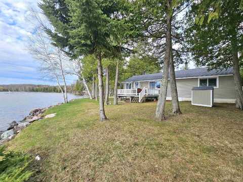 974 N Ash, Manistique, MI 49854