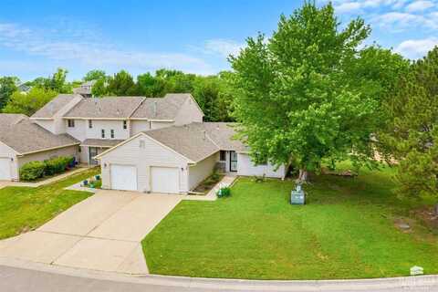 1422 Woodland Circle, Junction City, KS 66441
