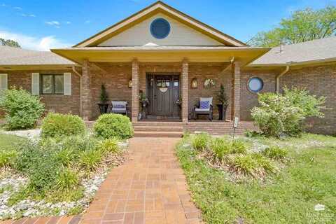 815 S Adams Street, Junction City, KS 66441