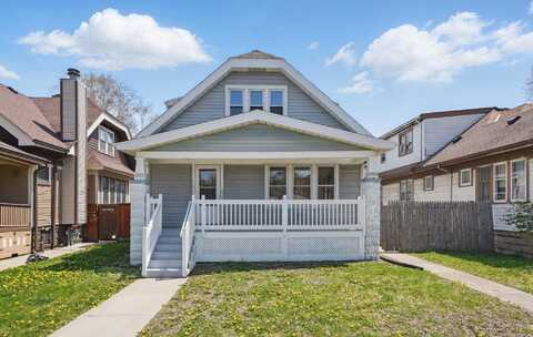 2952 N 51st St, Milwaukee, WI 53210