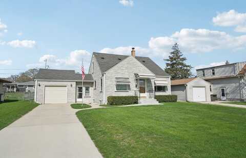 3541 S 44th St, Greenfield, WI 53220
