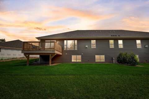 5240 Briarwood Cir, Racine, WI 53402