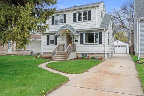 4638 N River Park Blvd, Glendale, WI 53209