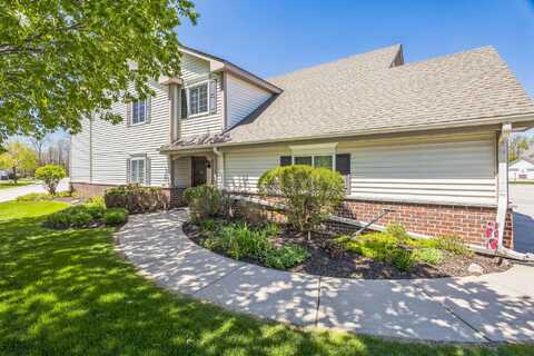 678 Pewaukee Rd, Pewaukee, WI 53072