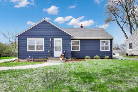4323 Glenway St, Wauwatosa, WI 53222