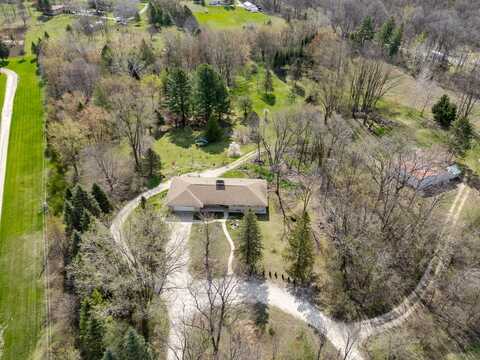 6378 Pleasant Hill Dr, West Bend, WI 53095