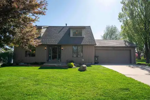 3922 Carlton Drive, Cedar Falls, IA 50613
