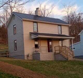 240 Roosevelt St, Franklin, PA 15301