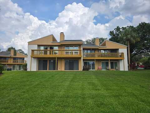 1051 S HIGHLAND STREET, MOUNT DORA, FL 32757