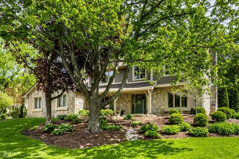 725 Sugarbush Drive, Zionsville, IN 46077