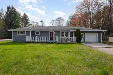 1787 N Seven Mile, Sanford, MI 48657