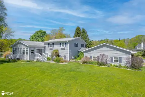 4705 Lonsberry, Columbiaville, MI 48421