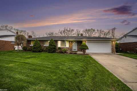 19112 Cheyenne, Clinton Township, MI 48036