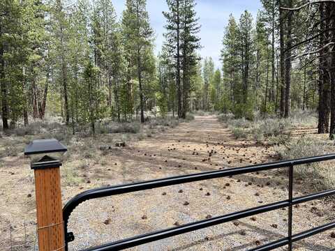 50750 Deer Forest Drive, La Pine, OR 97739