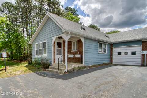18 Moccasin Drive, Whiting, NJ 08759