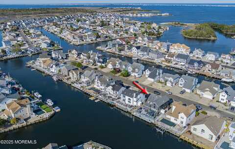 22 Toppinglift Drive, Bayville, NJ 08721