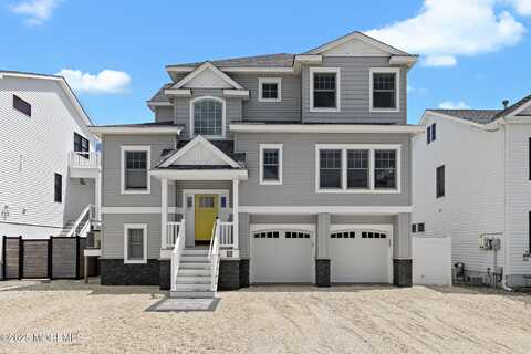 11 Barry Lane, Manahawkin, NJ 08050
