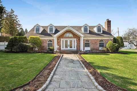 104 Grosvenor, Douglaston, NY 11363