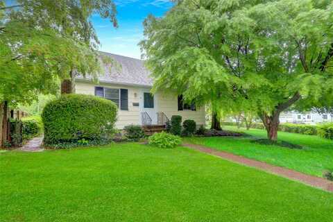 30 Inwood Road, Glen Cove, NY 11542