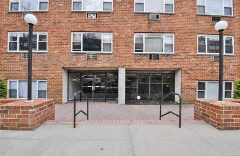 101 Lincoln Avenue, Mineola, NY 11501