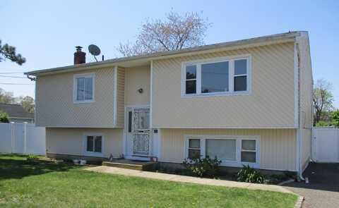 28 Adams Street S, Farmingdale, NY 11735