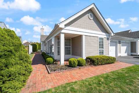 237 Glen Drive, Ridge, NY 11961