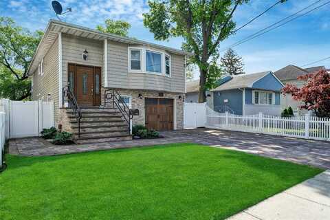 2375 Bayview Avenue, Wantagh, NY 11793