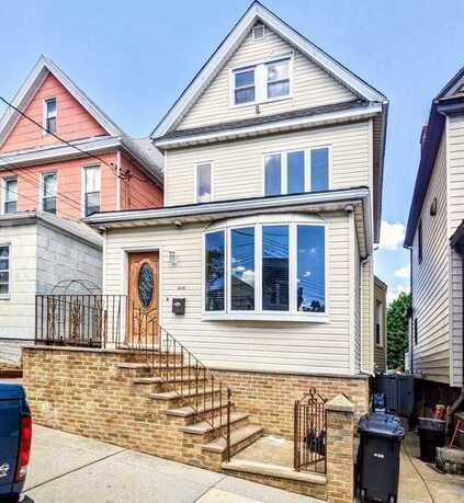 6731 52nd Road, Maspeth, NY 11378