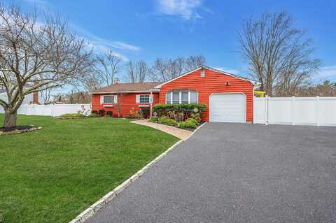 24 Thomas Street, Coram, NY 11727