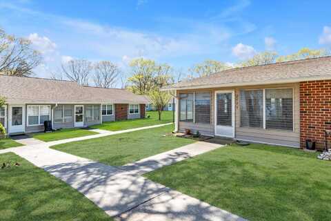 258 Newcastle Court, Ridge, NY 11961