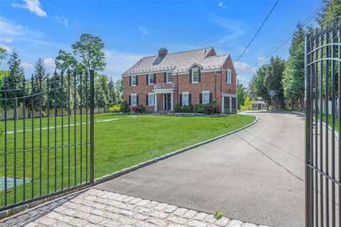 13 Arbor Place, Glen Cove, NY 11542