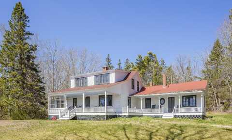 679 Reach Road, Sedgwick, ME 04673