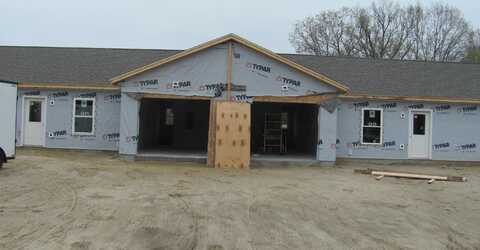 18 Thurlow Avenue, Oxford, ME 04270