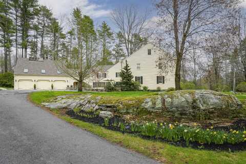 165 Falmouth Road, Falmouth, ME 04105