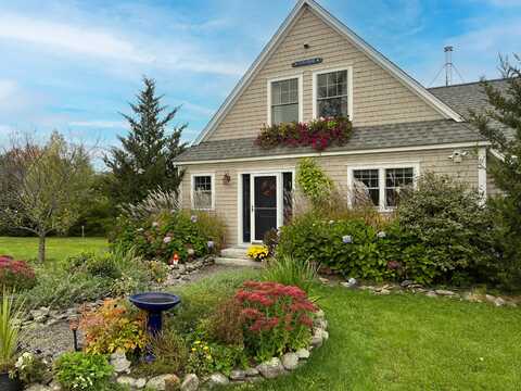 83 Barrett Hill Road, Hope, ME 04847
