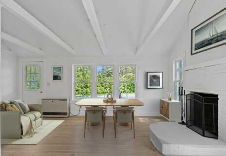 130 Wing Road, Oak Bluffs, MA 02557