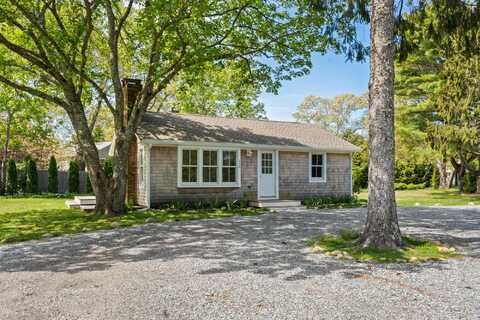 130 Wing Road, Oak Bluffs, MA 02557