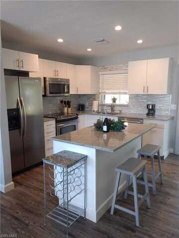 787 106th, NAPLES, FL 34108