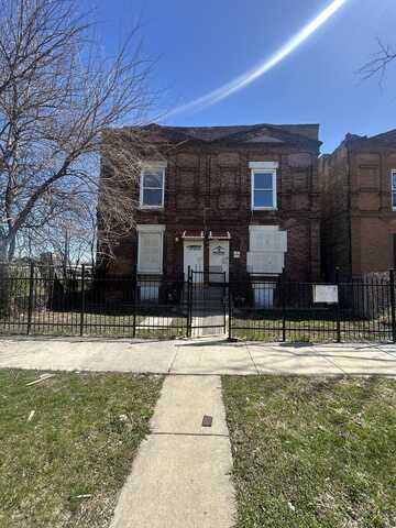 209 N La Crosse Avenue, Chicago, IL 60644