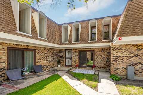 7808 Woodward Avenue, Woodridge, IL 60517