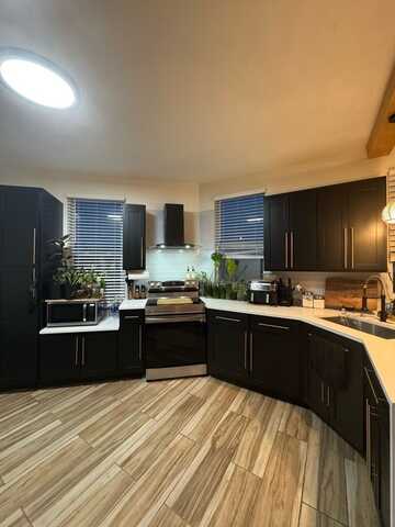 9121 S Mackinaw Avenue, Chicago, IL 60617